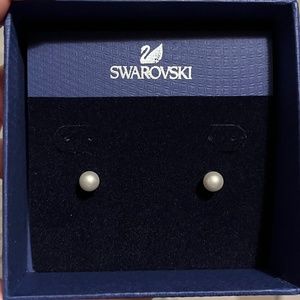 UNWORN Swarovski Sangria Pearl Earrings